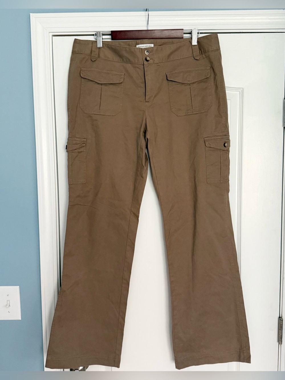 NWOT Banana Republic Tan Martin Fit Women’s Cargo Pants, sz 14